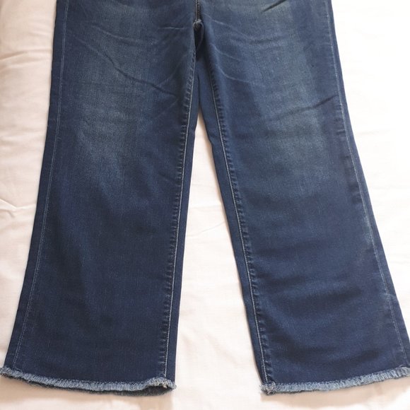 Eddie Bauer Slightly Curvy Slim Straight Cropped Jeans Size 16 - Picture 4 of 13